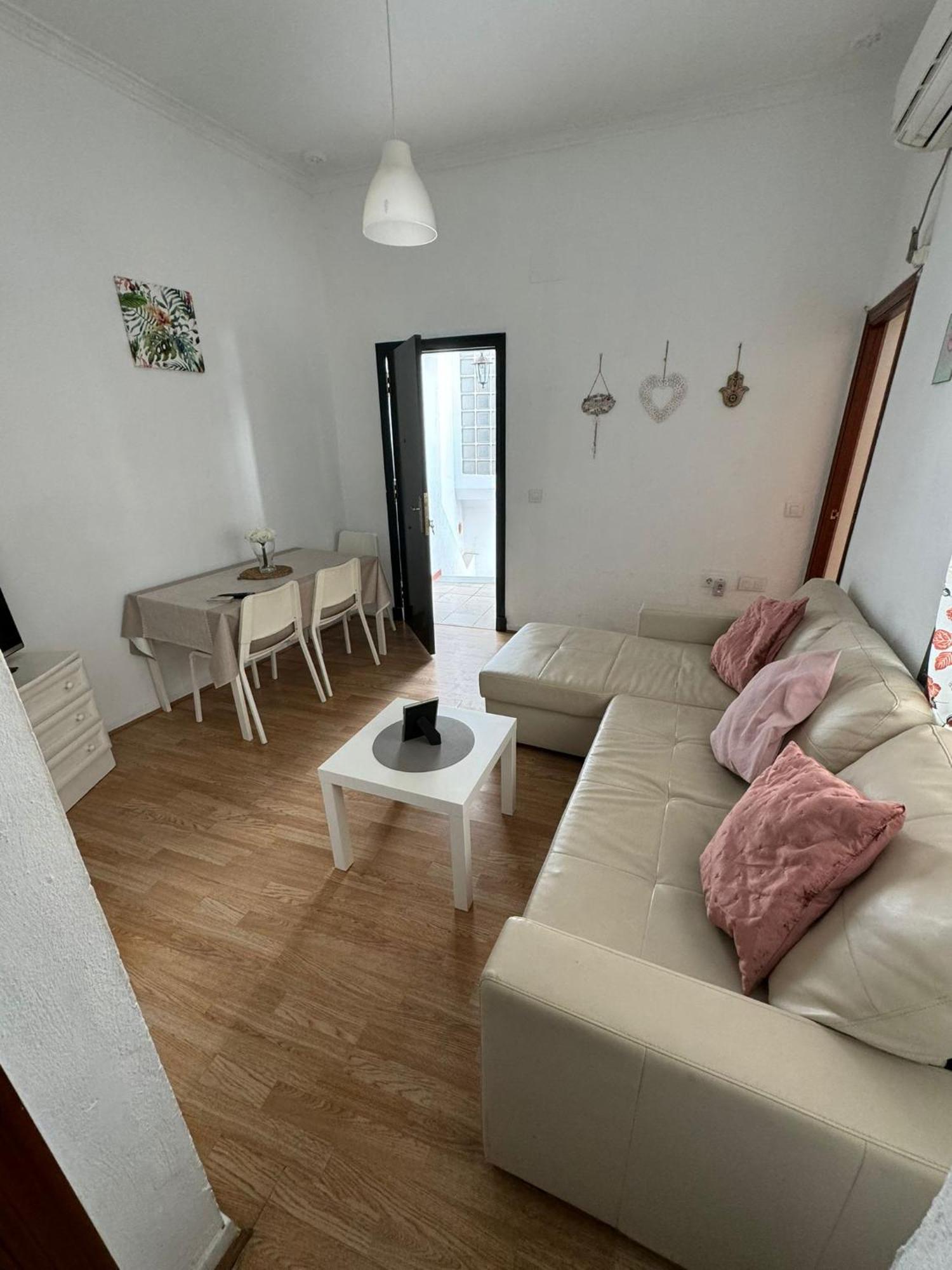 Apartamentos Porvera Jerez เฮเรซ เด ลาฟรอนเตรา ภายนอก รูปภาพ